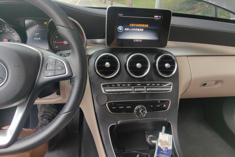 奔驰C级 2017款 改款 C 200 L 运动版局部细节16