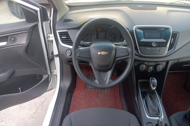 雪佛兰 科沃兹 2019款 320 自动欣享天窗版中控内饰13