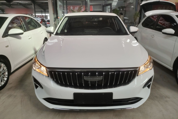 吉利汽车 帝豪 2025款 第4代 1.5L CVT龙腾版车身外观2