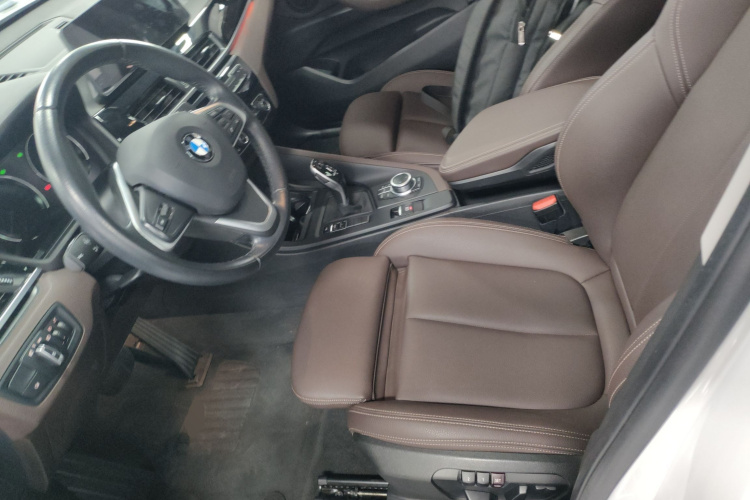 宝马X1 2020款 sDrive25Li 领先型中控内饰19