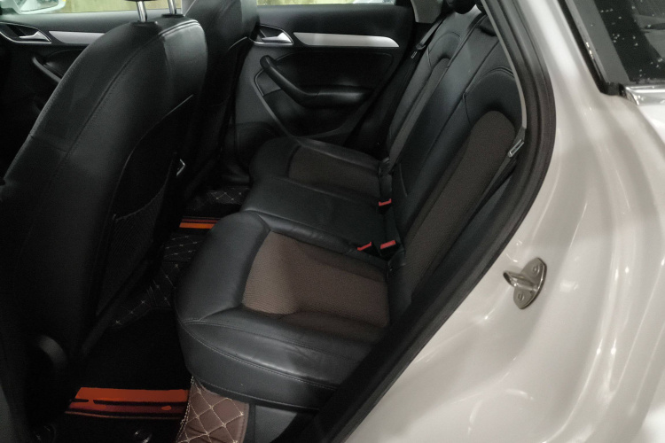 奥迪Q3 2018款 30 TFSI 时尚型典藏版中控内饰21