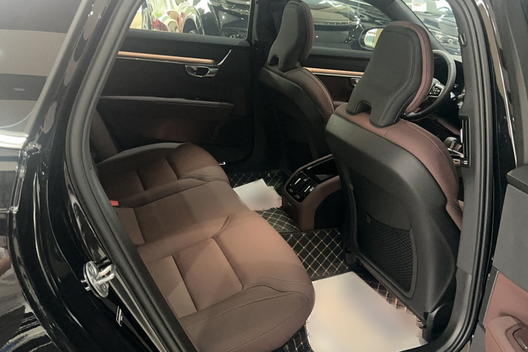 沃尔沃S90 2026款 B5 智逸豪华版局部细节9002