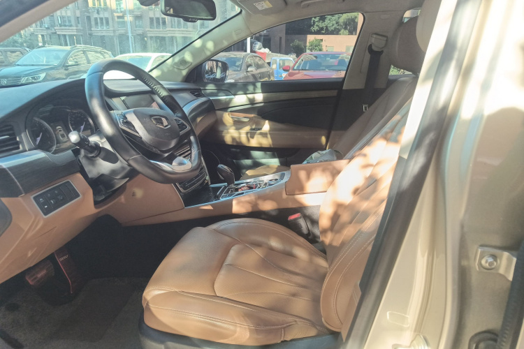 吉利汽车 博瑞 2017款 2.4L 尊雅型局部细节19