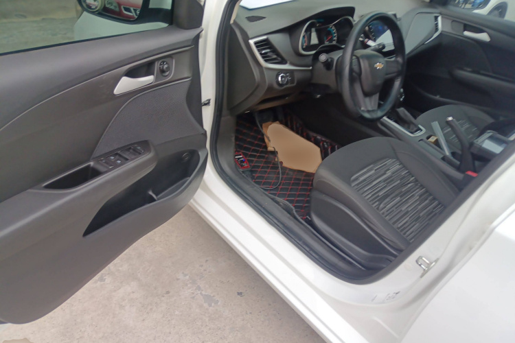 雪佛兰 科沃兹 2019款 320 自动欣享天窗版中控内饰20