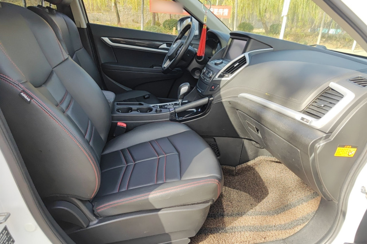 东风风神AX7 2016款 2.0L 自动智逸型中控内饰7005