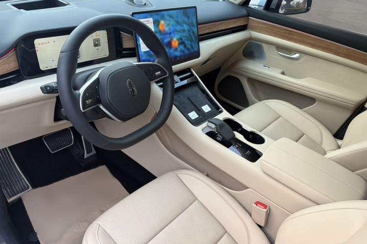 鸿蒙智行 问界M5 2023款 纯电后驱标准版中控内饰7002