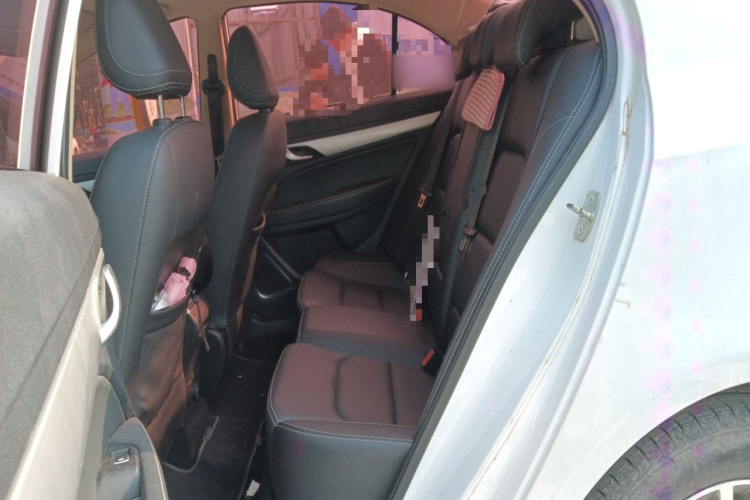 吉利汽车 帝豪 2018款 1.5L CVT向上互联版中控内饰7004