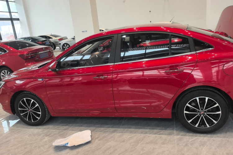 荣威i5 2020款 1.5L 手动4G互联领豪旗舰版车身外观6003