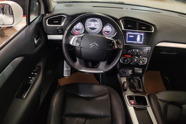 雪铁龙C4L 2016款 1.6T 自动精英型局部细节13