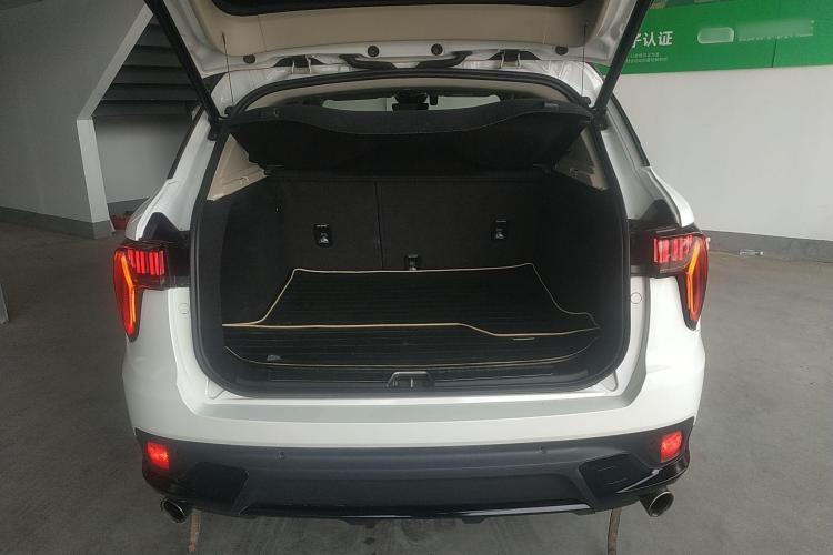 领克01 2017款 2.0T 四驱劲Pro版中控内饰23