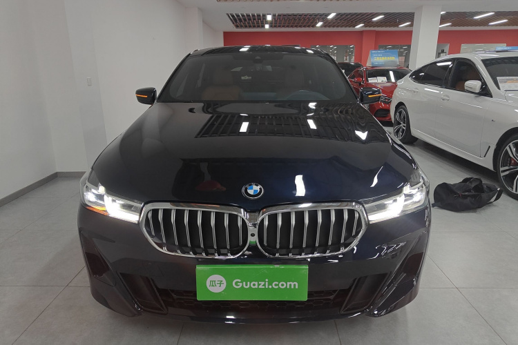 宝马6系GT 2022款 630i M运动套装车身外观2