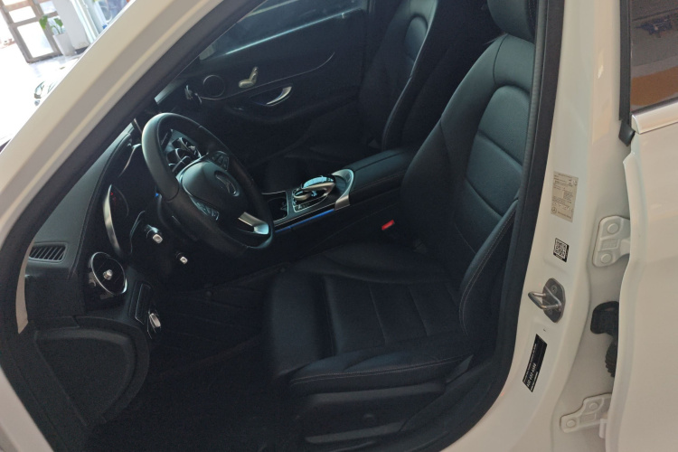 奔驰C级 2018款 C 180 L 时尚型运动版中控内饰19