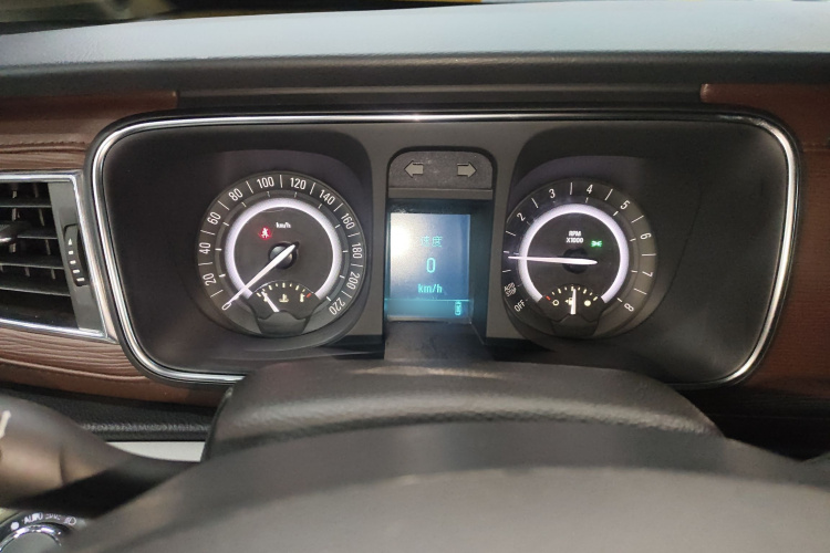 别克GL8 2017款 25S 舒适型 国V局部细节14