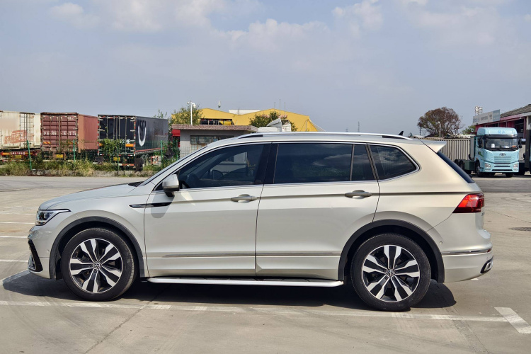 大众 途观L 2022款 330TSI 自动两驱R-Line越享版车身外观6011