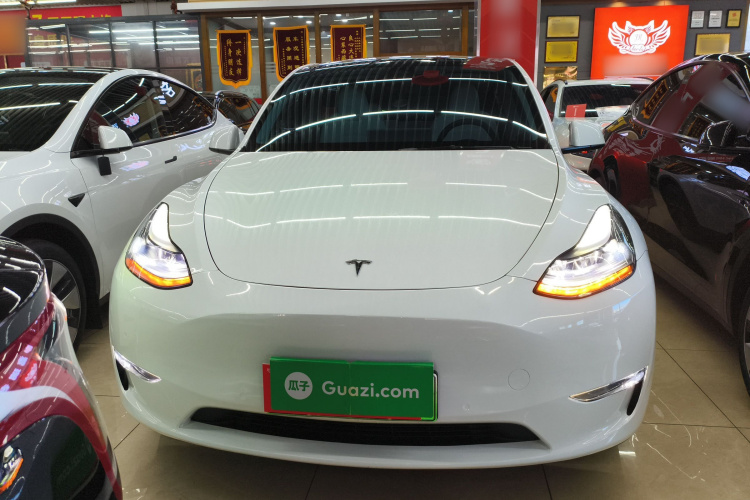 特斯拉 Model Y 2022款 改款 长续航全轮驱动版车身外观2