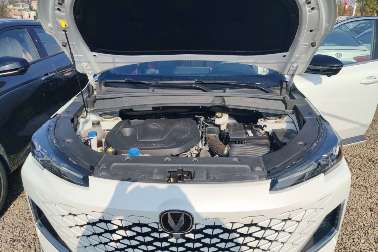 长安CS55PLUS 2024款 第三代 1.5T DCT尊贵型机舱底盘24