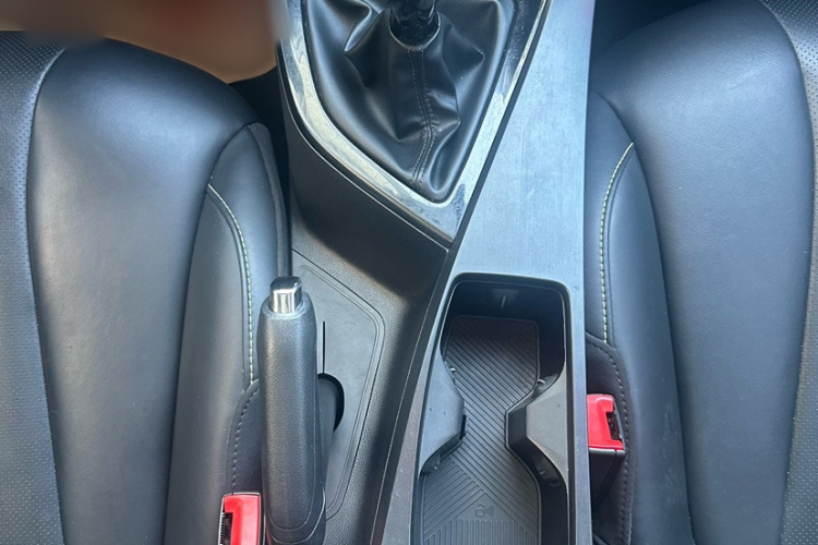 荣威i5 2021款 1.5L 手动钻石版局部细节18