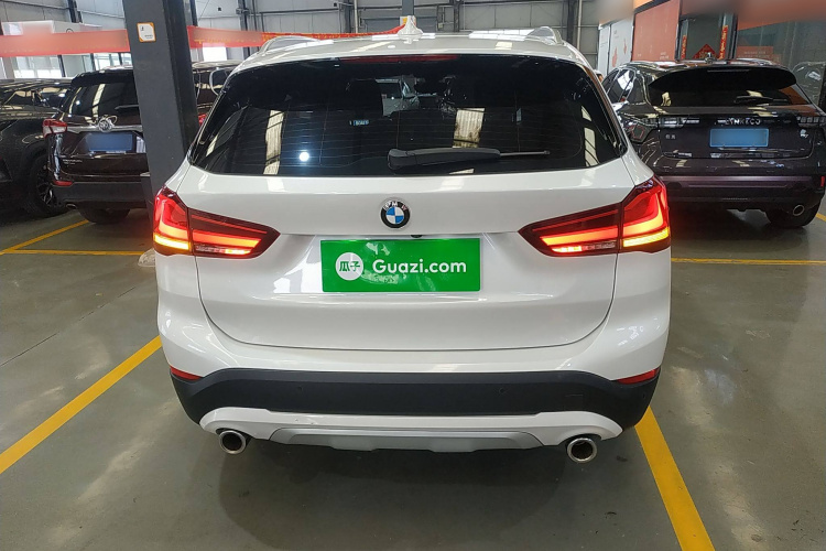 宝马X1 2020款 xDrive25Li 尊享型车身外观6