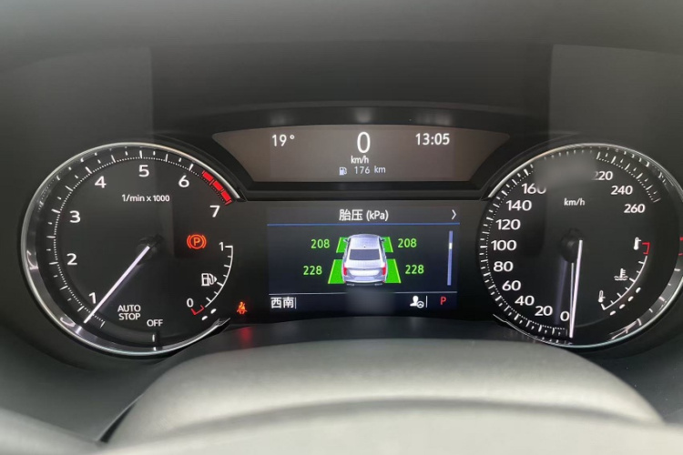 凯迪拉克CT4 2023款 28T 豪华型中控内饰7002