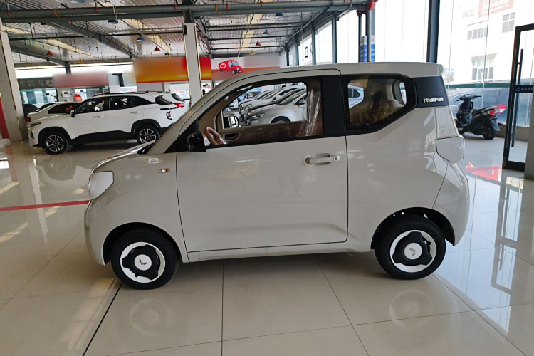 五菱汽车 宏光MINIEV 2024款 第三代 215km 青春版车身外观4