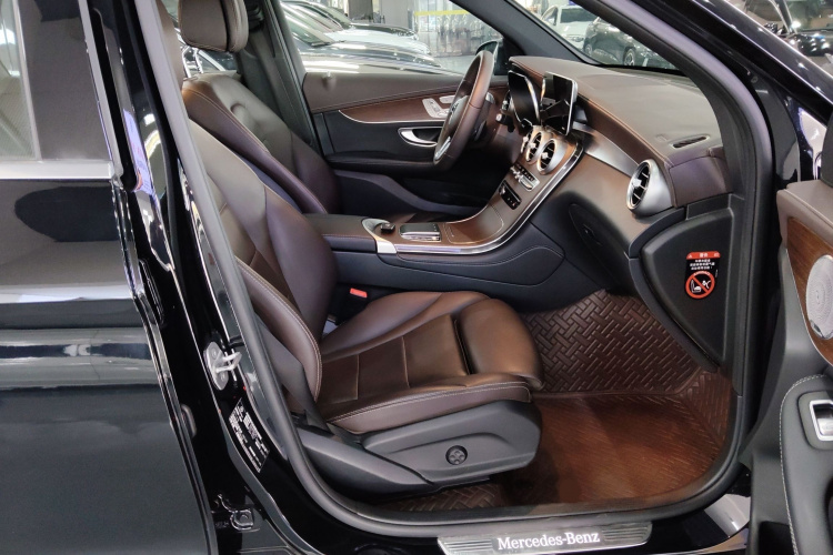 奔驰GLC 2021款 GLC 300 L 4MATIC 动感型局部细节41