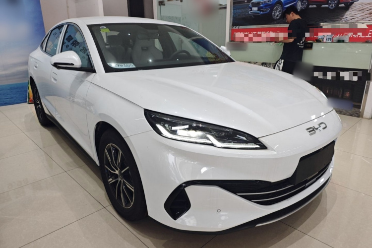 比亚迪 海豹06新能源 2024款 DM-i 80KM尊贵型车身外观6002