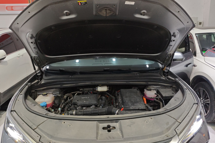 比亚迪 宋L DM-i 2024款 112km 超越型机舱底盘24