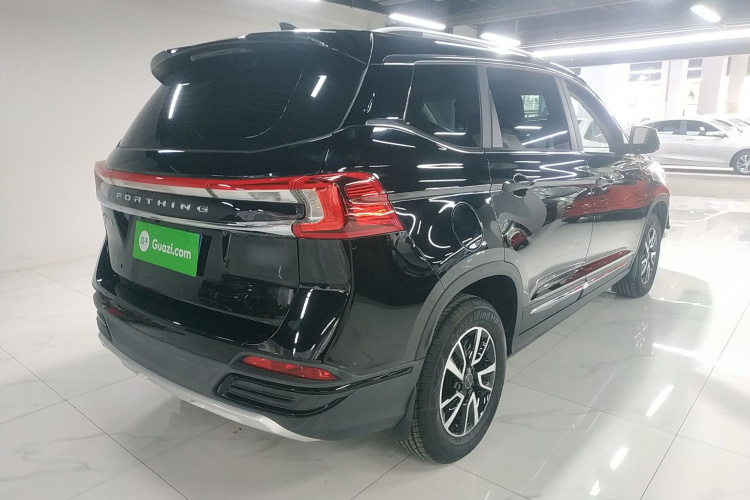 东风风行 风行T5 2022款 盛世款 1.6L 手动筑梦版五座车身外观6005