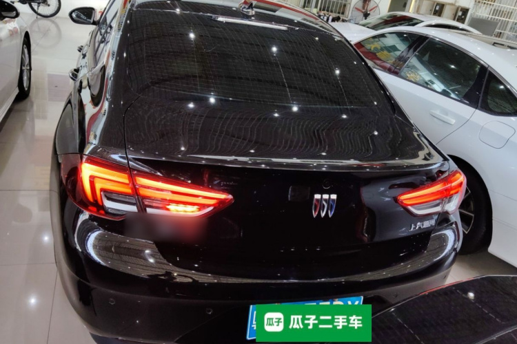 别克 君威 2024款 25T 超享版车身外观6