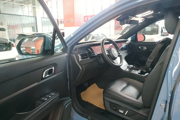 理想汽车 理想ONE 2021款 增程6座版中控内饰7003