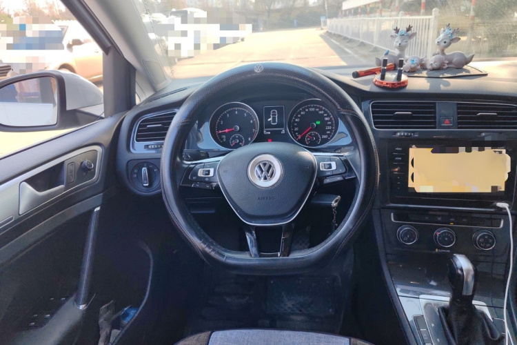 大众 高尔夫 2020款 200TSI DSG舒适进取版局部细节13