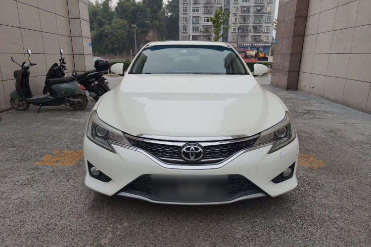 丰田 锐志 2013款 2.5V 尚锐版车身外观2