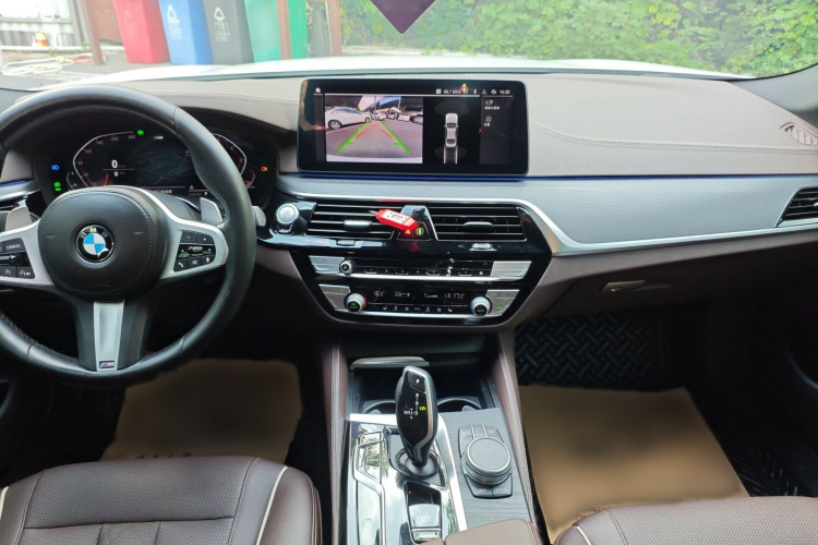 宝马5系 2021款 改款 530Li 领先型 M运动套装局部细节16