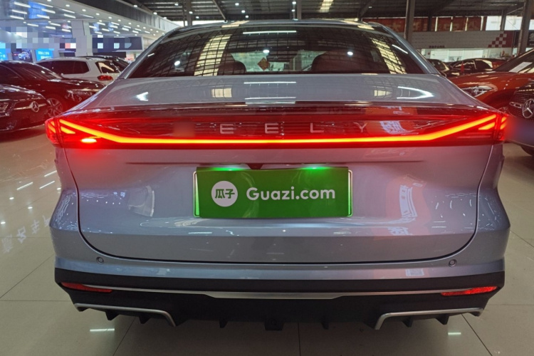 吉利银河 银河L6 2025款 EM-i 140km 星舰版车身外观6