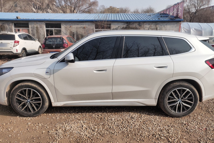 宝马iX1 2023款 eDrive25L M运动套装车身外观6003