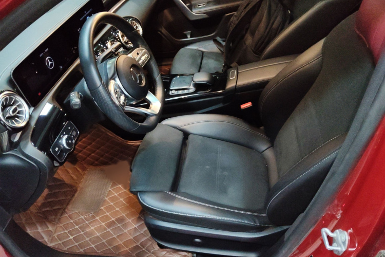 奔驰A级 2020款 改款 A 200 L 运动轿车时尚型局部细节19