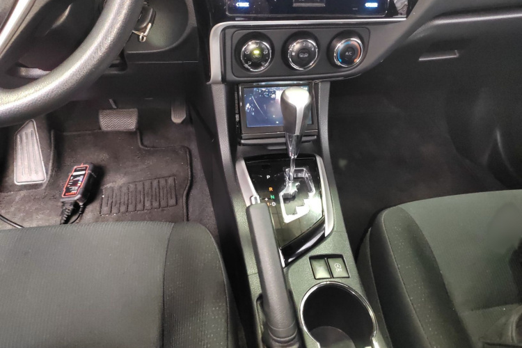 丰田 卡罗拉 2017款 改款 1.2T S-CVT GL局部细节18