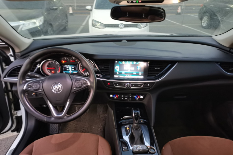 别克 君威 2019款 20T 精英型 国V中控内饰12