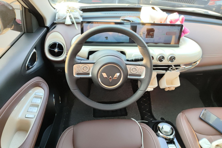 五菱汽车 五菱缤果 2023款 333km 灵犀互联+款中控内饰13