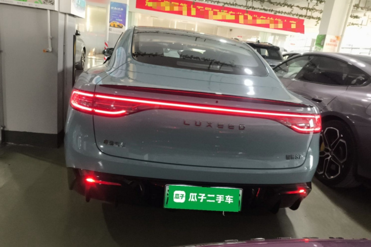 鸿蒙智行 智界S7 2025款 703km Ultra运动版车身外观6