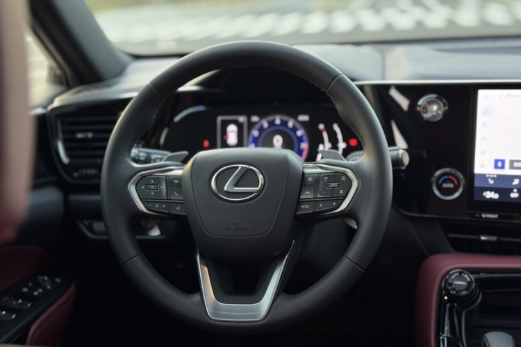 雷克萨斯NX 2022款 260 前驱 创悦版中控内饰7001