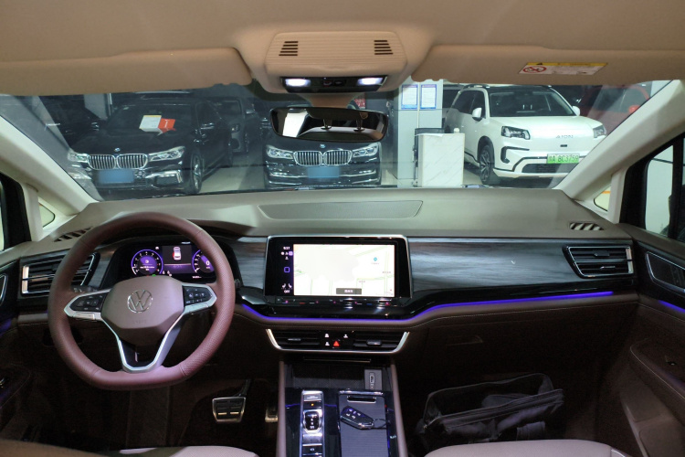 大众 威然 2024款 380TSI 尊贵版中控内饰12