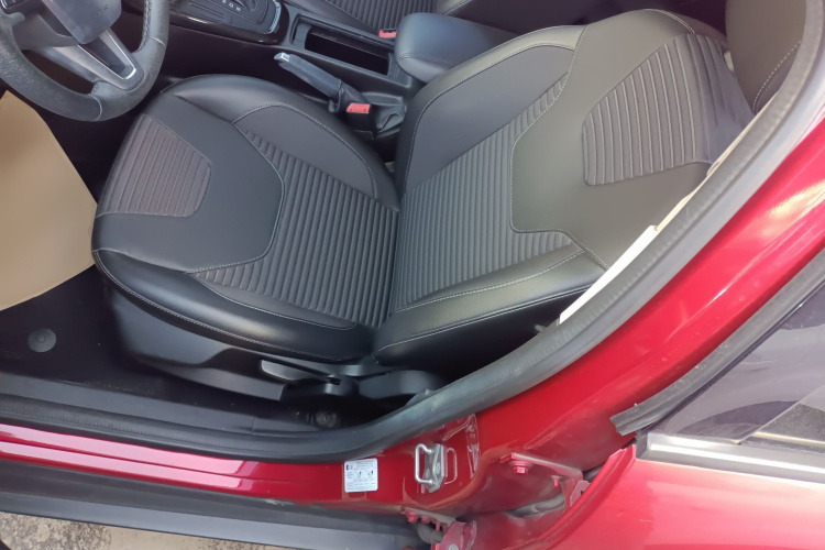 福特 福克斯 2017款 三厢 1.6L 自动风尚型智行版中控内饰19