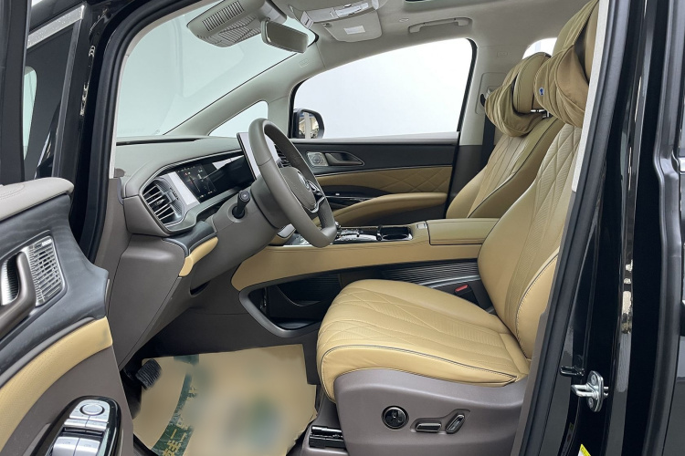 腾势D9 2022款 DM-i 970 四驱旗舰型中控内饰7005