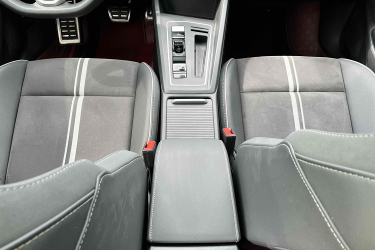 大众 高尔夫 2023款 改款 280TSI DSG R-Line Lite中控内饰7009