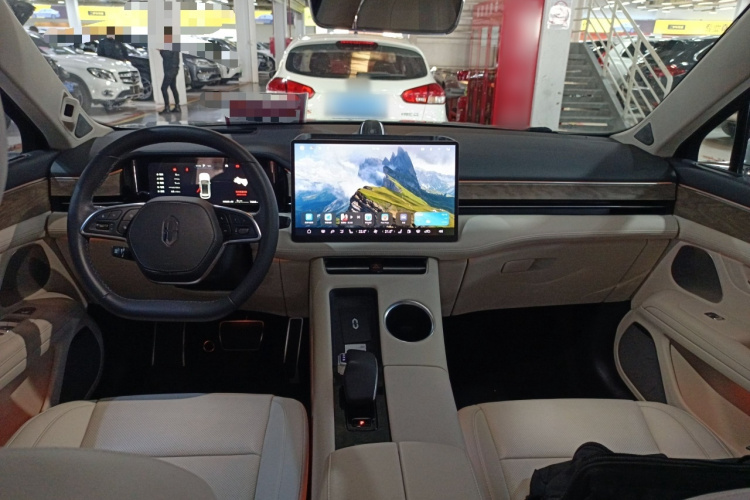 鸿蒙智行 问界M5 2022款 增程四驱至臻版中控内饰7002