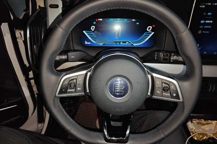 比亚迪 唐新能源 2018款 DM 2.0T 全时四驱智联创享型 7座 国V中控内饰13