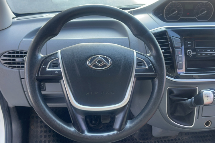 上汽大通MAXUS 新途V80 2021款 2.0T 手动经典城配王短轴超低顶3座局部细节14