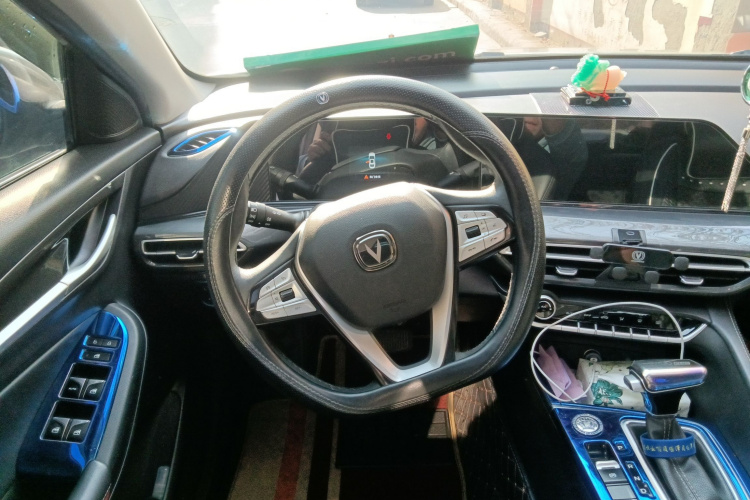 长安 逸动 2020款 PLUS 1.6L GDI 自动豪华型局部细节13