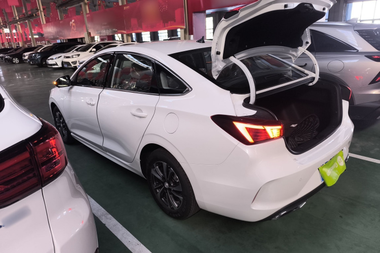 长安 逸动 2025款 PLUS 1.4T 双离合高能版车身外观6003